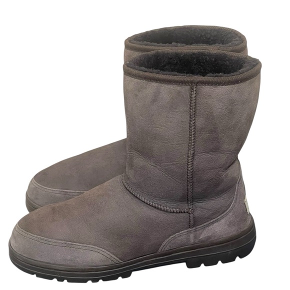 UGG Australia Uitra Short brown
 MENS 25220 boots size M9 - Picture 3 of 15